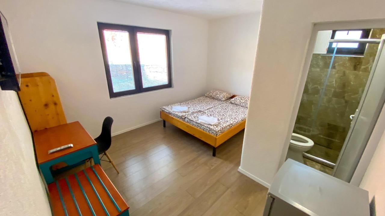 אוהריד Villa Megdani B מראה חיצוני תמונה
