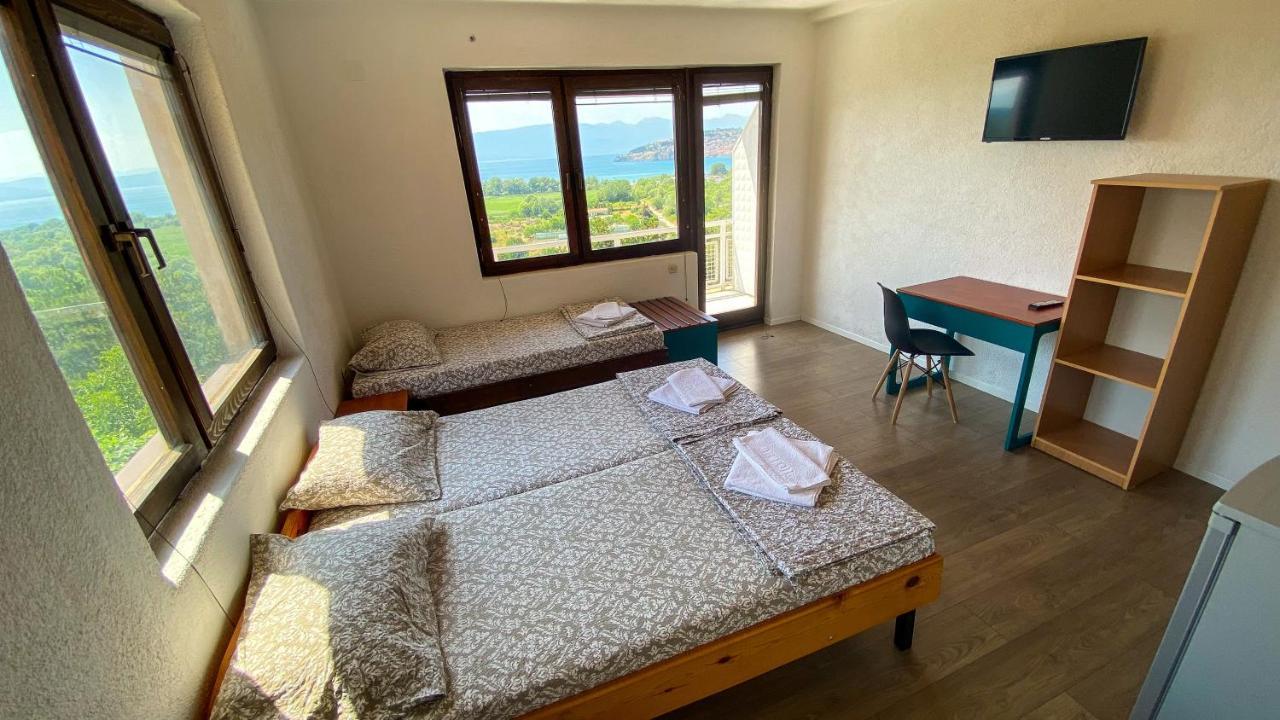 אוהריד Villa Megdani B מראה חיצוני תמונה