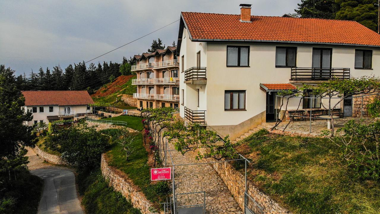 אוהריד Villa Megdani B מראה חיצוני תמונה